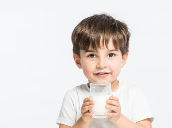 Sữa cho bé biếng ăn chậm tăng cân