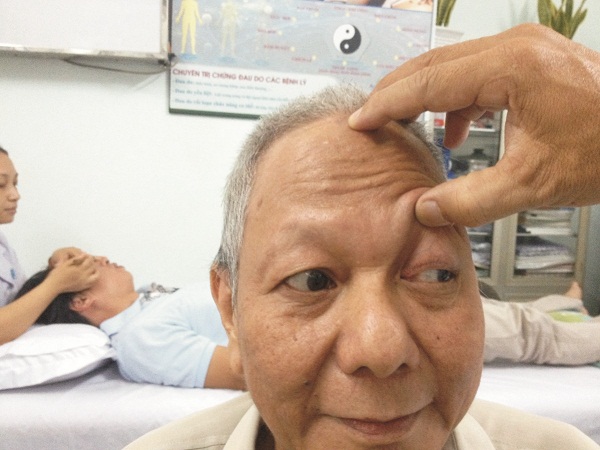 Muốn sáng mắt thì nên bấm huyệt những vị trí nào ?
