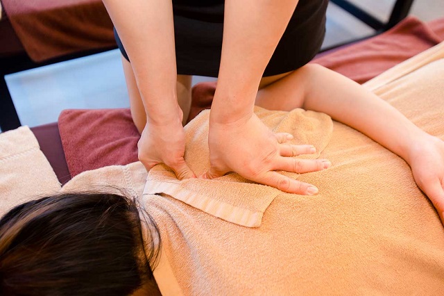 Quy trình massage bấm huyệt xoa bóp