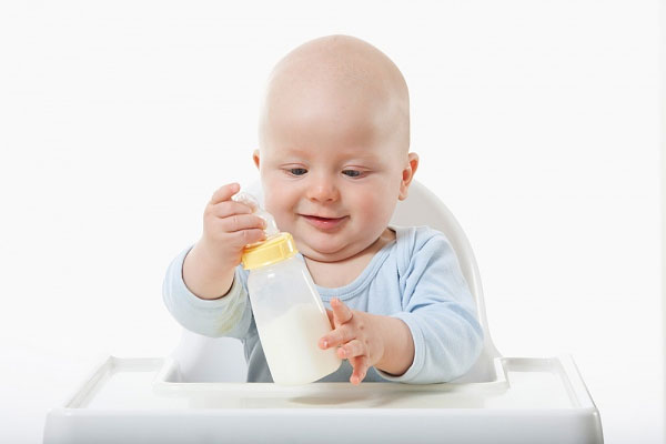 Chọn sữa cho trẻ 1 tuổi dinh dưỡng và khoa học 